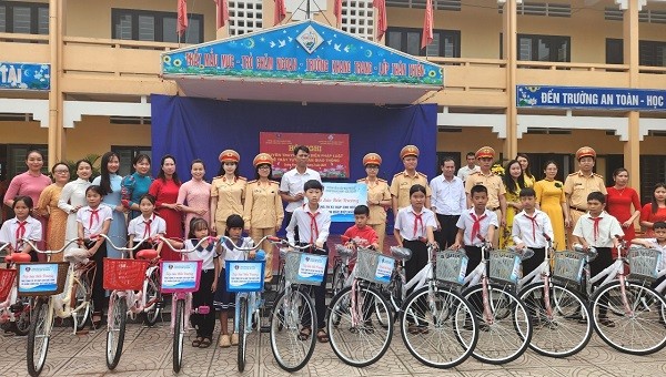 Nhiều hoạt động ý nghĩa chào mừng ngày thành lập Đoàn của Phòng CSGT Công an tỉnh Quảng Bình.