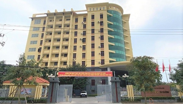 Sở Tài nguyên và Môi trường tỉnh Quảng Bình, nơi có 4 cán bộ đánh bạc bị bắt quả tang.