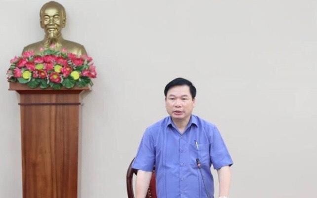 Ông Tống Quang Thìn, Phó Chủ tịch Thường trực UBND tỉnh, Phó Trưởng ban chỉ đạo phòng, chống dịch COVID-19 chủ trì hội nghị.