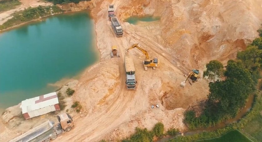Vĩnh Phúc yêu cầu 2 mỏ đất tại Lập Thạch tạm dừng khai thác