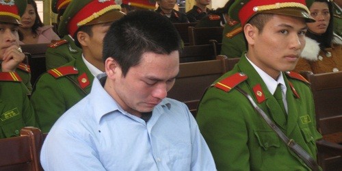  Tiếp tục hoãn phiên tòa xử sát thủ  Lý Nguyễn Chung