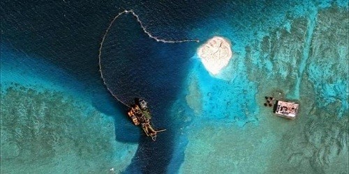 Hình ảnh vệ tinh cho thấy hoạt động xây dựng phi pháp của Trung Quốc trên biển Đông. Ảnh: Reuters
