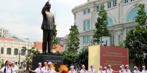 Tượng đài Chủ tịch Hồ Chí Minh (Nguồn: Internet)
