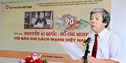 Đồng chí Hà Minh Huệ, Phó Chủ tịch Thường trực Hội Nhà báo Việt Nam phát biểu khai mạc triển lãm (Ảnh: Sơn Hải/ Báo Công luận)