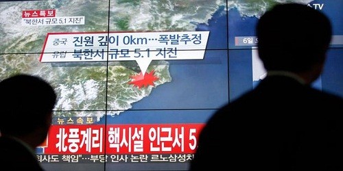 Thông tin về vụ thử bom của Triều Tiên được phát trên truyền hình Hàn Quốc. (Ảnh: AP)
