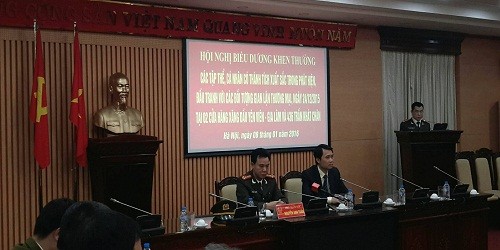 Đại tá Nguyễn Anh Tuấn tại hội nghị.
