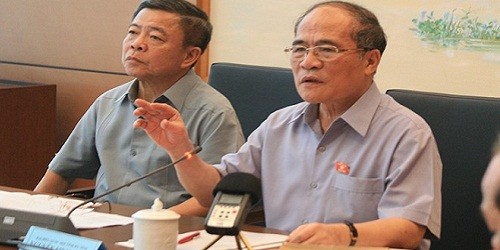 Chủ tịch Quốc hội Nguyễn Sinh Hùng phát biểu tại kỳ họp thứ 10 Quốc hội XIII (Ảnh: Xuân Hải)
