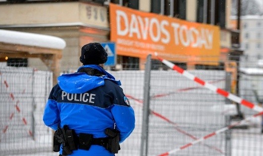 Cảnh sát Thụy Sỹ làm nhiệm vụ trong thời gian diễn ra Diễn đàn. Ảnh: AFP