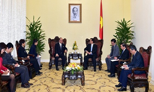 Thủ tướng Nguyễn Tấn Dũng tiếp ông Tsutomu Takebe, Cố vấn đặc biệt Liên minh Nghị sĩ hữu nghị Nhật-Việt có chuyến thăm làm việc tại Việt Nam. Ảnh: VGP/Nhật Bắc