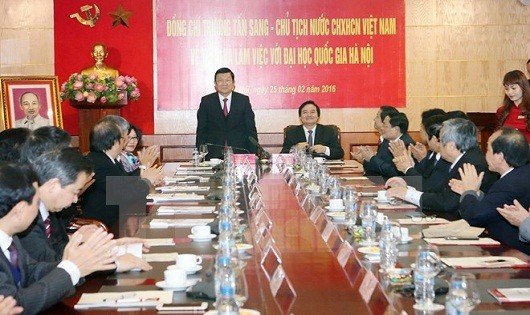 Chủ tịch nước Trương Tấn Sang phát biểu tại buổi làm việc với cán bộ chủ chốt của Đại học Quốc gia Hà Nội. (Ảnh: Nguyễn Khang/TTXVN )