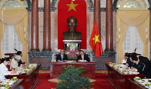 Chủ tịch nước Trương Tấn Sang và Chủ tịch Ủy ban Trung ương Mặt trận Tổ quốc Việt Nam Nguyễn Thiện Nhân đồng chủ trì hội nghị. Ảnh: TTXVN