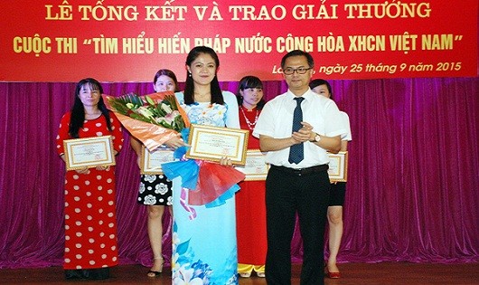 Tỉnh Lào Cai tổ chức tổng kết và trao giải Cuộc thi tìm hiểu Hiến pháp trên địa bàn tỉnh.