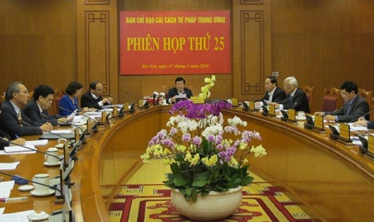 Chủ tịch nước Trương Tấn Sang chủ trì phiên họp.