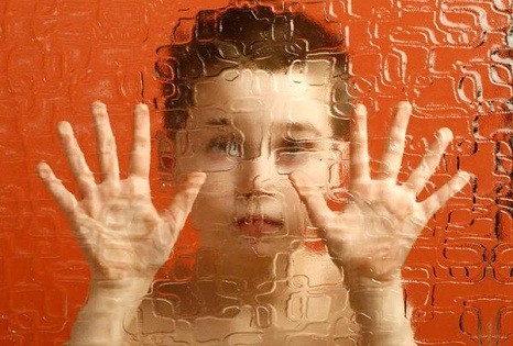 Trẻ tự kỷ đang thiệt thòi hơn trẻ khuyết tật?