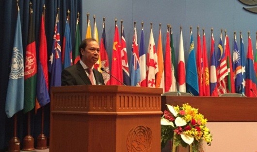 Trợ lý Bộ trưởng Ngoại giao Nguyễn Quốc Dũng phát biểu tại phiên họp.
