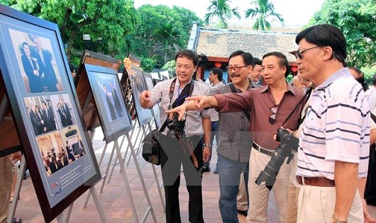 Triển lãm ảnh “Quan hệ Việt-Mỹ và nước Mỹ qua ống kính nhà nhiếp ảnh Việt Nam”. (Ảnh: An Đăng/TTXVN)