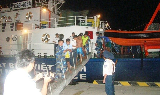 Cảnh sát biển Việt nam dũng cảm bắt cướp.