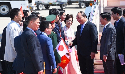 Đón tiếp Thủ tướng Nguyễn Xuân Phúc tại sân bay Chubu-Nagoya.