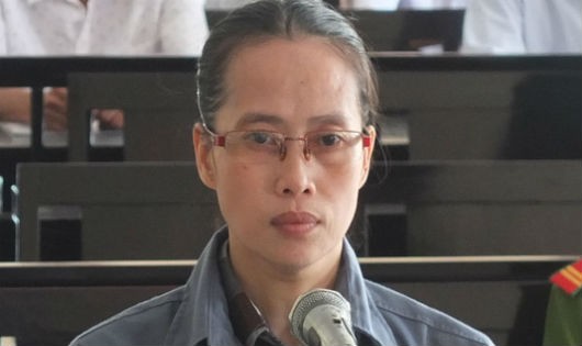 Bị cáo Phạm Thị Ái Liên  - cựu luật sư tại Đồng Tháp bị tuyên phạt 24 tháng tù.
