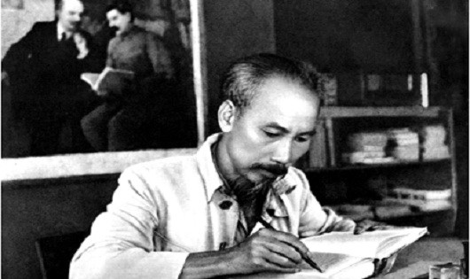 Chủ tịch Hồ Chí Minh đã ký nhiều Sắc lệnh quan trọng trong cuộc cải cách tư pháp năm 1950.