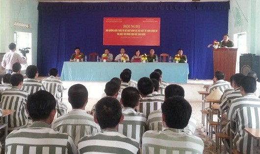 Hội nghị bồi dưỡng kiến thức pháp luật cho phạm nhân Trại giam Đồng Sơn (Quảng Bình).