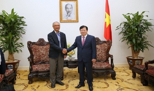 Phó Thủ tướng Trịnh Đình Dũng tiếp ông Viraphonh Viravong, Thứ trưởng Bộ Năng lượng và Mỏ Lào. 
Ảnh: VGP/Xuân Tuyến