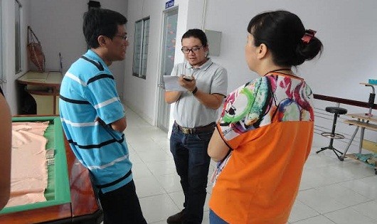 Một người nhiễm HIV ở An Giang chia sẻ với phóng viên về rủi ro của mình.