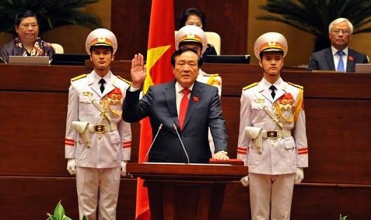 Chánh án TANDTC Nguyễn Hòa Bình tuyên thệ nhậm chức.
