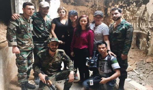 Nhà báo Lê Bình cùng ekip tại Syria. Ảnh: I.T