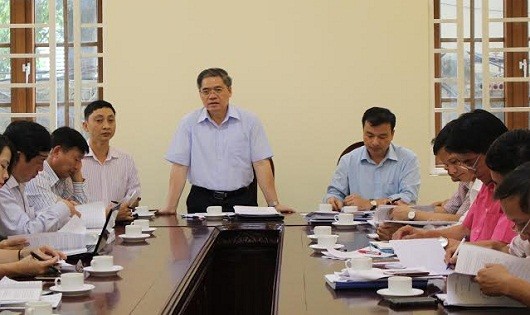 Thứ trưởng Đinh Trung Tụng chủ trì cuộc họp với các bộ, ngành.