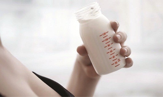 Nhiều phụ nữ ở Việt Nam có niềm tin mù quáng vào tác dụng lợi sữa của vảy tê tê.