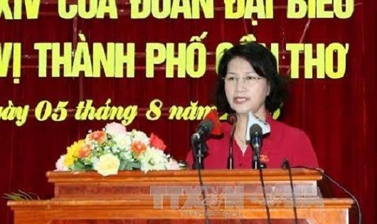 Chủ tịch Quốc hội Nguyễn Thị Kim Ngân trong buổi tiếp xúc cử tri tại Cần Thơ.