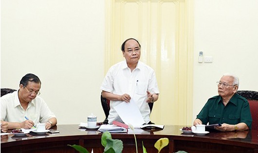 Thủ tướng Nguyễn Xuân Phúc chỉ đạo tại buổi làm việc.