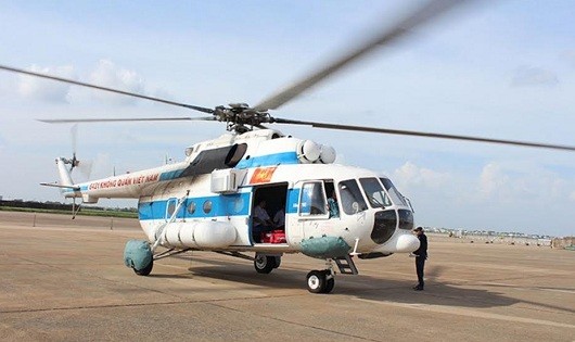 Trực thăng Mi -171 hạ cánh xuống đảo Trường Sa Lớn