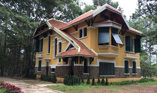 Biệt thự ngoài  Dinh I được nâng cấp lại năm 2016.