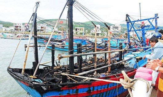 Nhiều vụ cháy tàu cá đã xảy ra gây thiệt hại nặng nề.