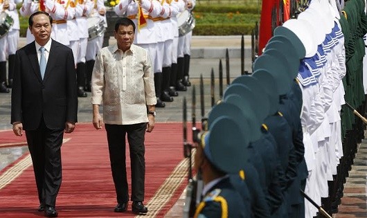 Chủ tịch nước Trần Đại Quang tại lễ đón Tổng thống Philippines Duterte.  