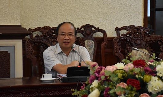 Thứ trưởng Bộ Tư pháp Phan Chí Hiếu chủ trì cuộc họp.