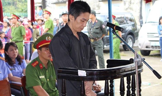 Bị cáo Nguyễn Văn Mười tại phiên tòa xét xử lưu động ngày 18/11.