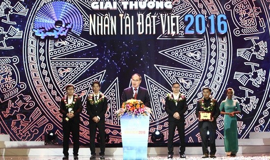 GS. TS. Nguyễn Thiện Nhân - Ủy viên Bộ Chính trị, Chủ tịch Ủy ban Trung ương Mặt trận Tổ quốc Việt Nam phát biểu tại buổi lễ.