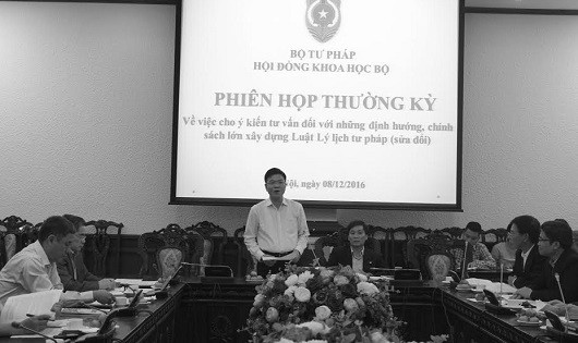 Bộ trưởng Lê Thành Long phát biểu tại phiên họp của Hội đồng Khoa học.