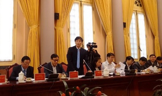 Thứ trưởng Bộ Tư pháp Nguyễn Khánh Ngọc phát biểu tại buổi họp báo.