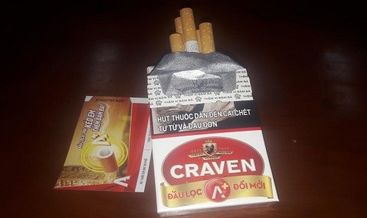 Sản phẩm thuốc lá Caraven A của Tổng Công ty Công nghiệp Sài Gòn in quảng cáo ngay trên hộp thuốc với thông điệp “Đầu lọc A+ mới -  Kéo êm thêm vị đậm đà”