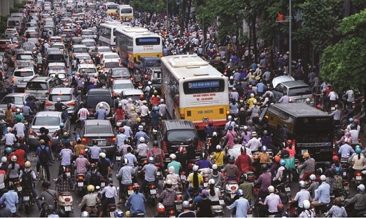 Hạn chế về cơ sở hạ tầng giao thông, sự tăng nhanh của phương tiện giao thông khiến tình trạng ùn tắc của cả các thành phố lớn ngày càng nghiêm trọng.