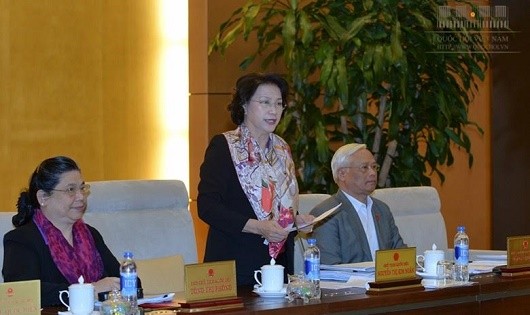 Chủ tịch Quốc hội Nguyễn Thị Kim Ngân phát biểu tại phiên họp.