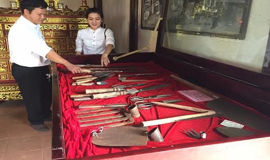 Những sản phẩm rèn được trưng bày tại Tổ đình làng nghề rèn Hiền Lương.