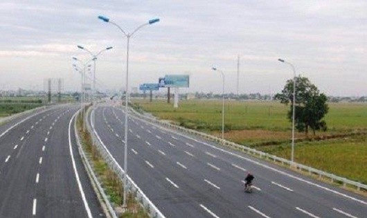 Đèn 'bù nhìn' trên cao tốc Hà Nội - Bắc Giang