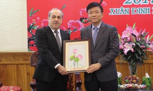 Phát triển quan hệ hợp tác tư pháp Việt Nam và Azerbaijan