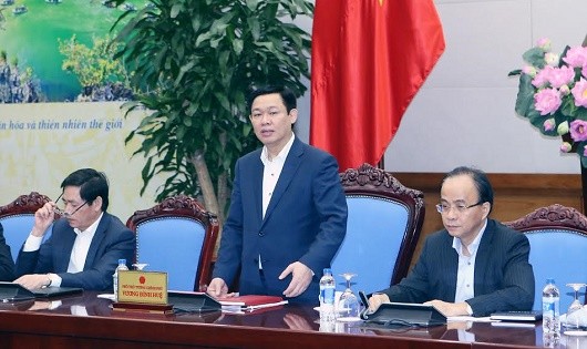 Phó Thủ tướng Vương Đình Huệ phát biểu tại cuộc họp.
