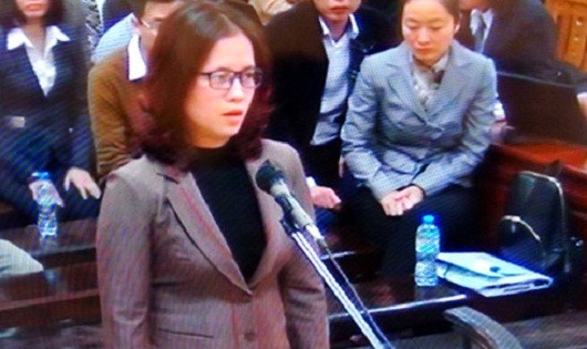 Bị cáo Nguyễn Thị Kiều Liên – cựu GĐ chi nhánh Vũng Tàu trả lời thẩm vấn.